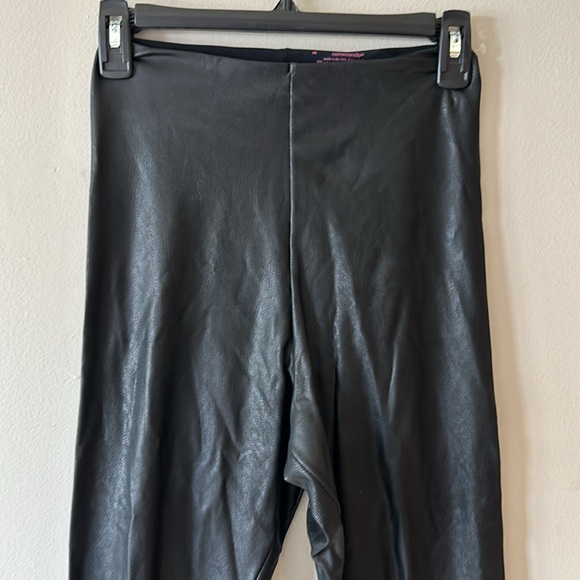 Commando Perfect Control Faux Leather Leggings Size Medium - Picture 5 of 9
